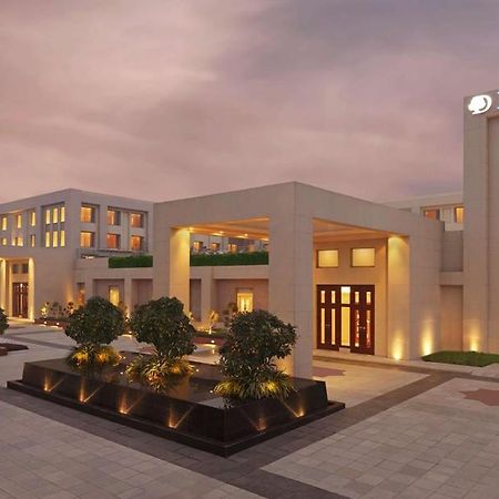 Hotel Doubletree By Hilton Agra Agra  Exterior foto